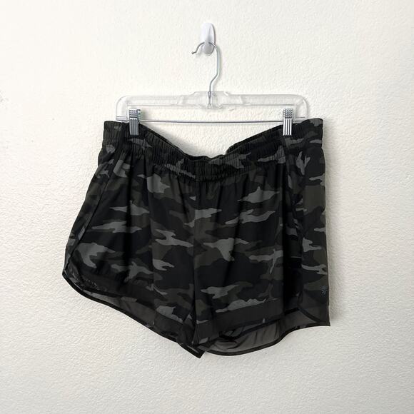 [Athleta] Printed Mesh Racer Run Short 4" Camo Print Workout Camouflage Size XL - Picture 3 of 12